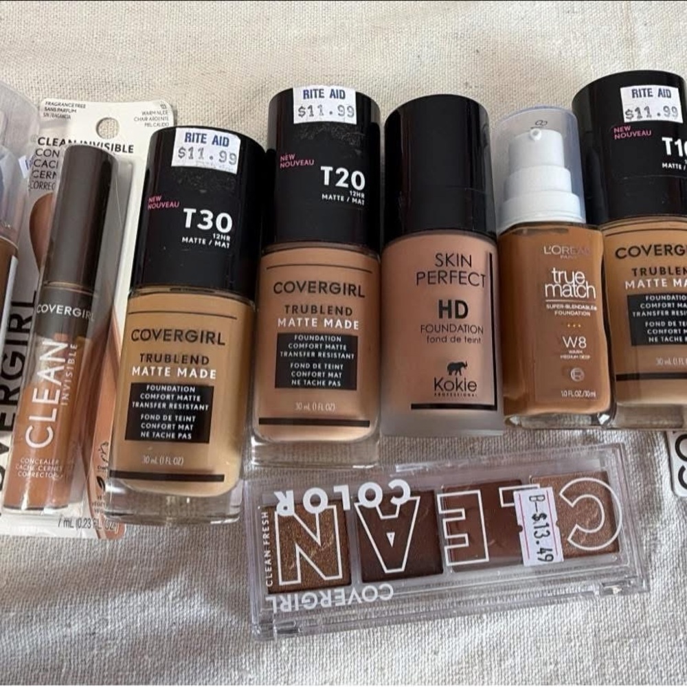 COVERGIRL TrueBlend Matte Made Foundation Bundle - Shades T20 T30
